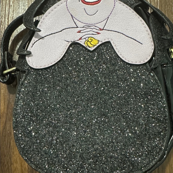 Danielle Nicole Ursula Crossbody Bag Black Little Mermaid Villain - Picture 4 of 11